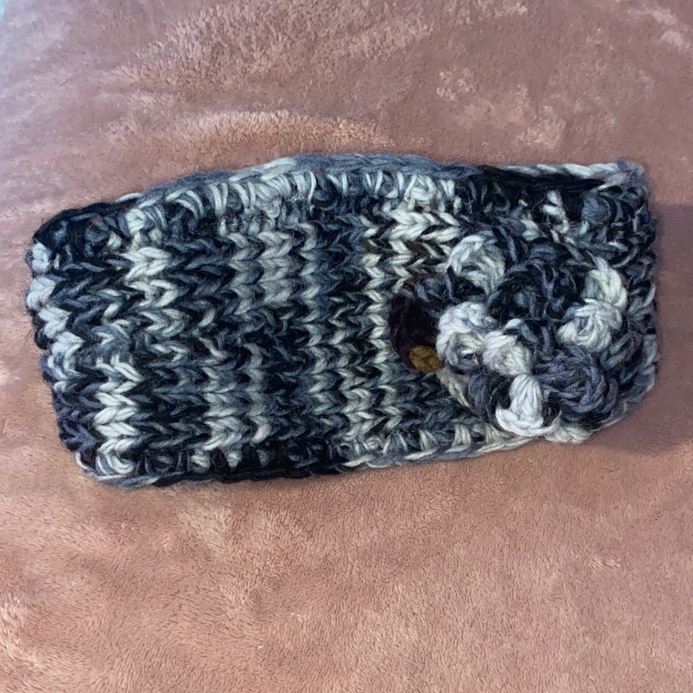 100% wool , made in Nepal, Black and Gray Knit Headband.